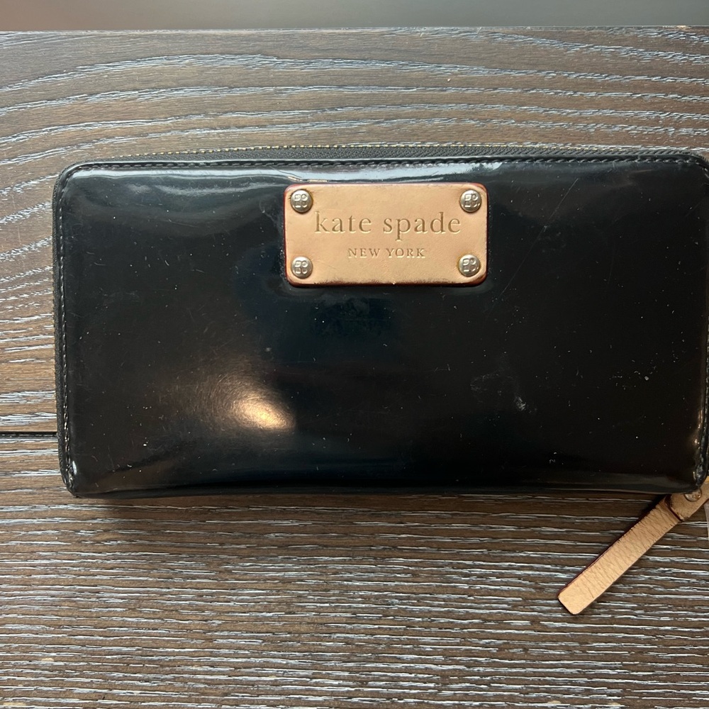 Kate spade patent leather wallet black